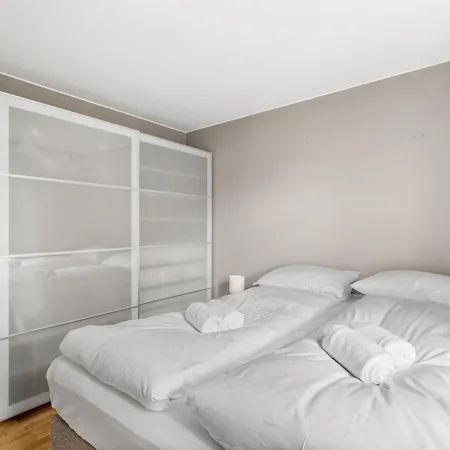 Beds - Modern, Cozy & Perfect Location Lägenhet